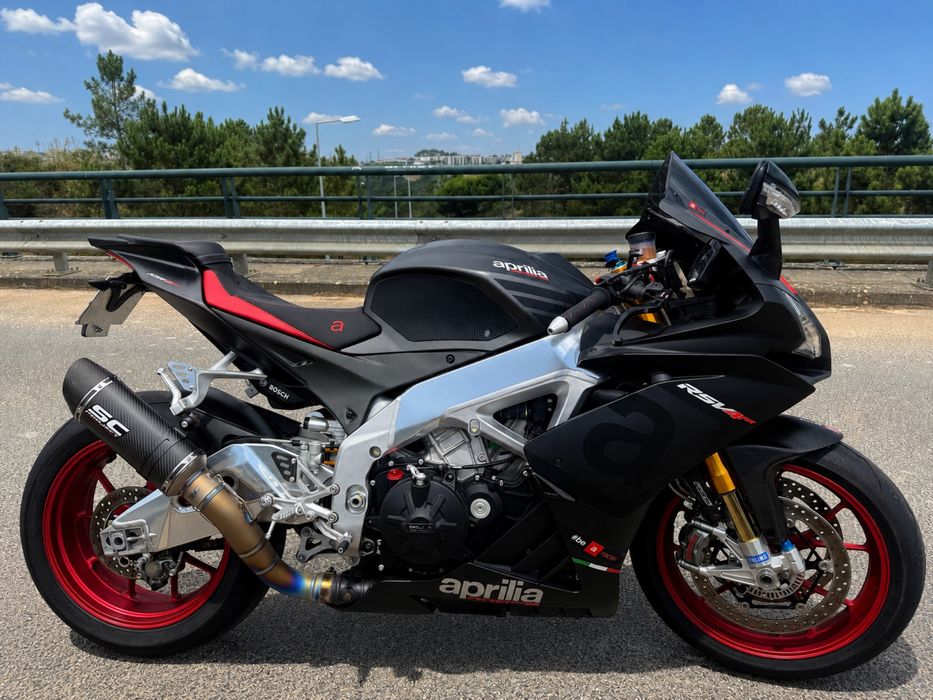 Aprilia RSV4 factory 2016