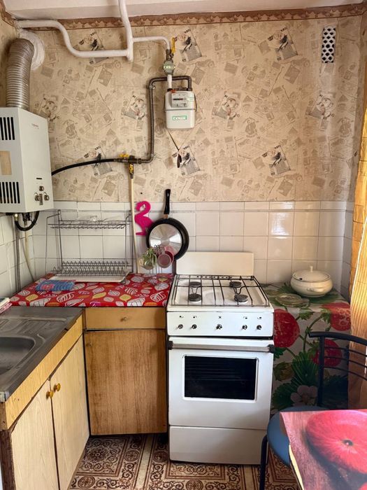 Здається 1к квартира 1 поверх