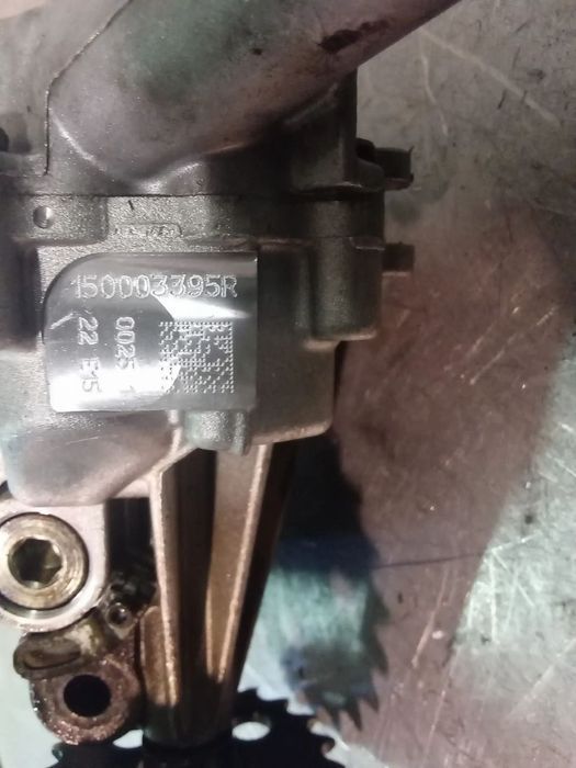 BOMBA DE OLEO RENAULT CLIO IV / MEGANE IV / MERCEDES A180D 150003395R