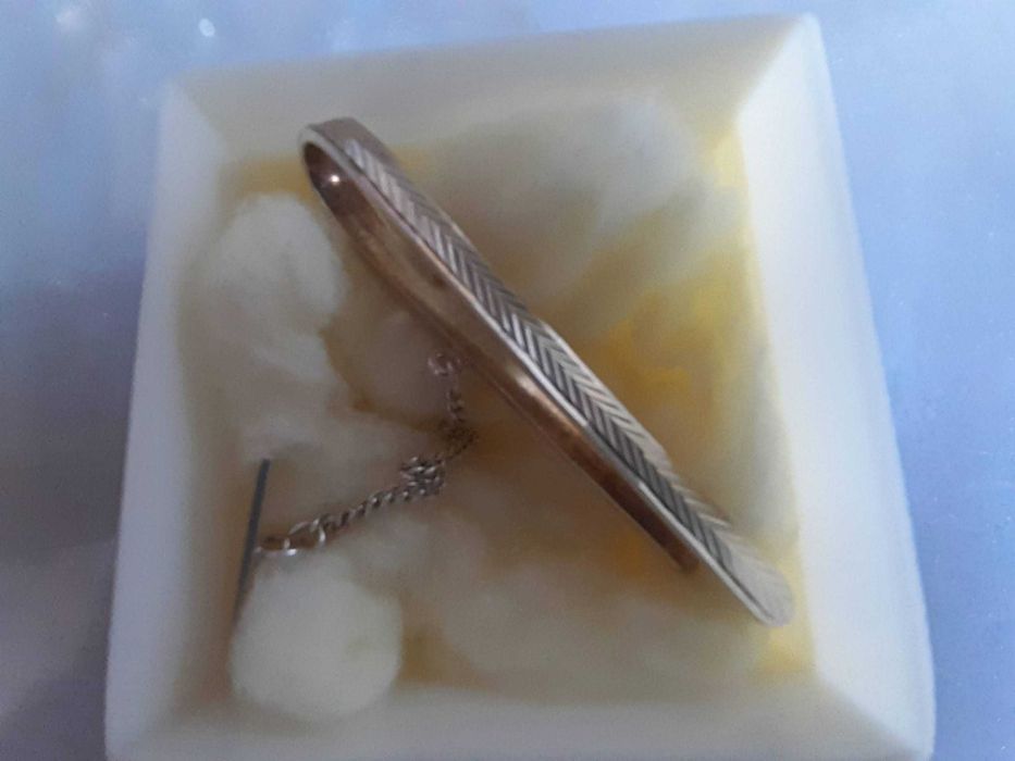 Alfinete prata contrastada para gravata, Novo