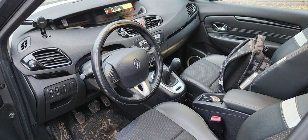 Renault Scenic 3 1.4 tce niski przebieg rok 2011