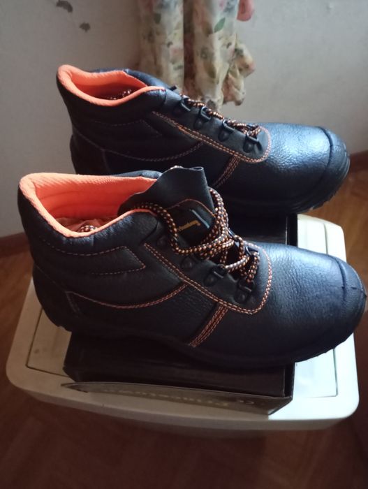 Bota biqueira aco