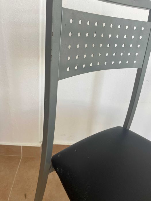 Mesa de jantar e 4 cadeiras