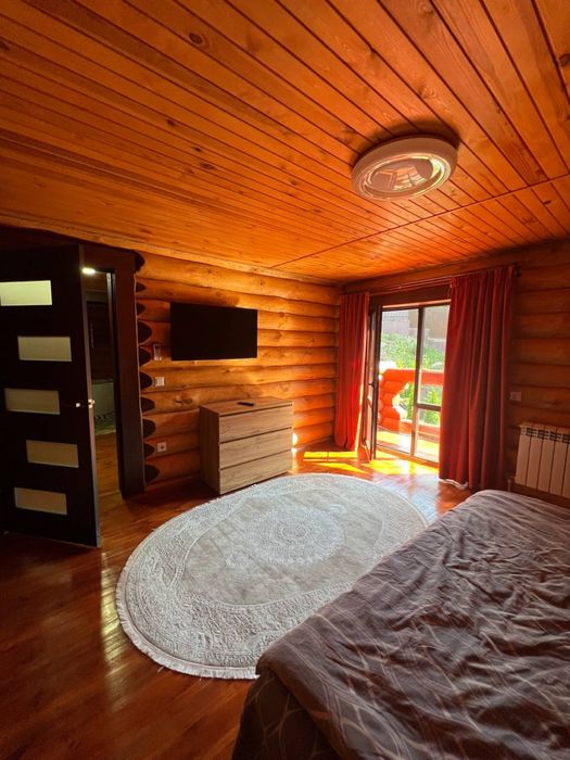 101/1 Дом со сруба с бассейном и баней