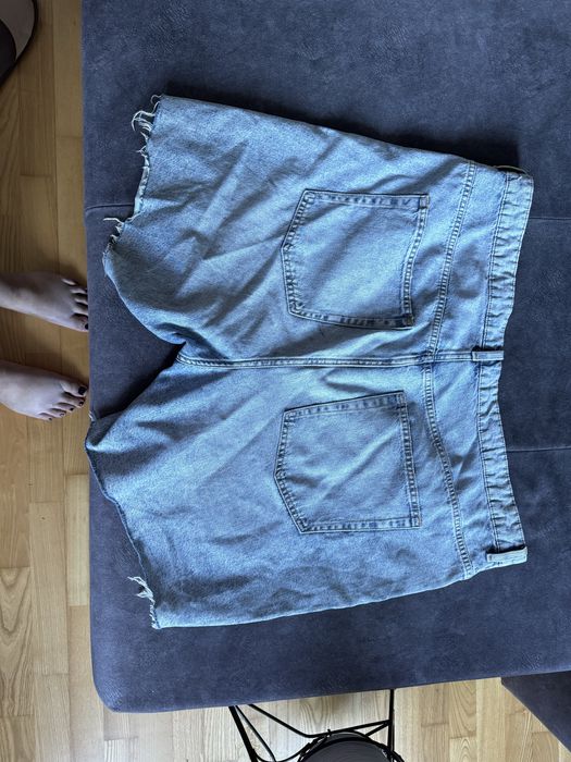 нові шорти фірми DIVIDED H&M