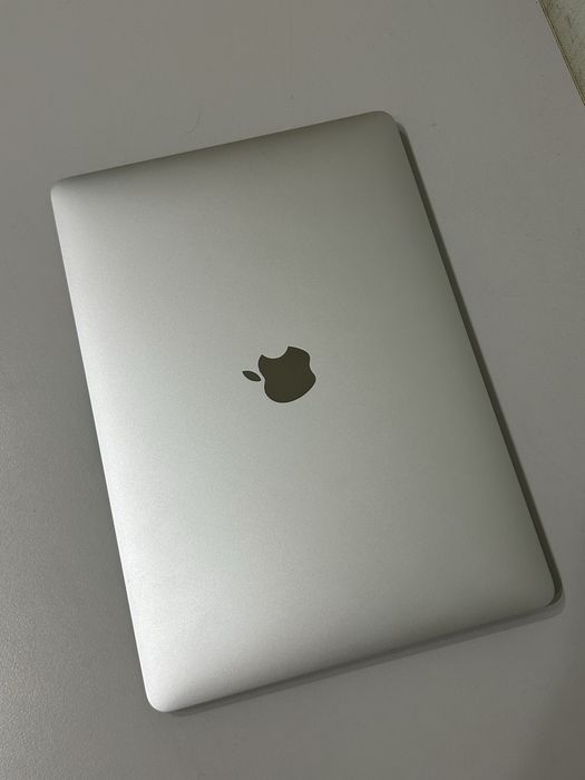 Macbook air 13 m1 8/256 gb