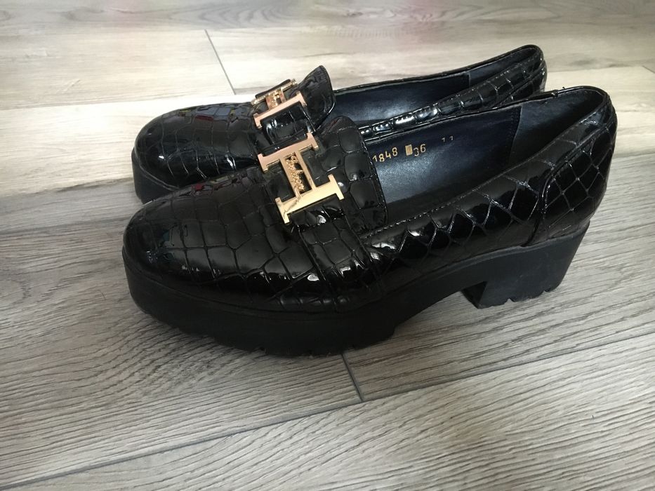 Туфлі-лофери лакована шкіра