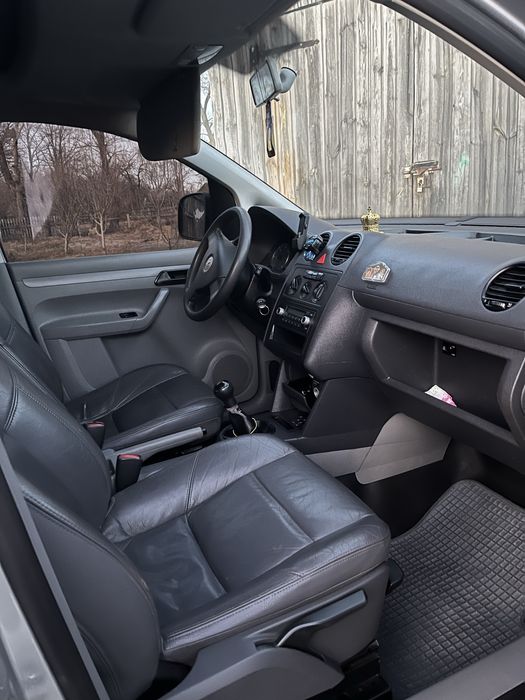 Продам машину Voskswagen Caddy 2008 рік , дуже гарниму стані , дзвоніт