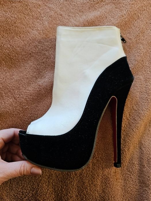 Ботильони, черевики, ботинки, взуття для танцівниць, стрипи,