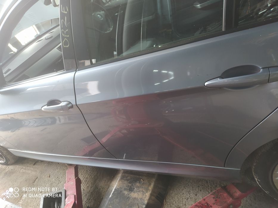 Drzwi prawe lewe prawa lewa strona przód tył BMW E90 bluewater 896/6