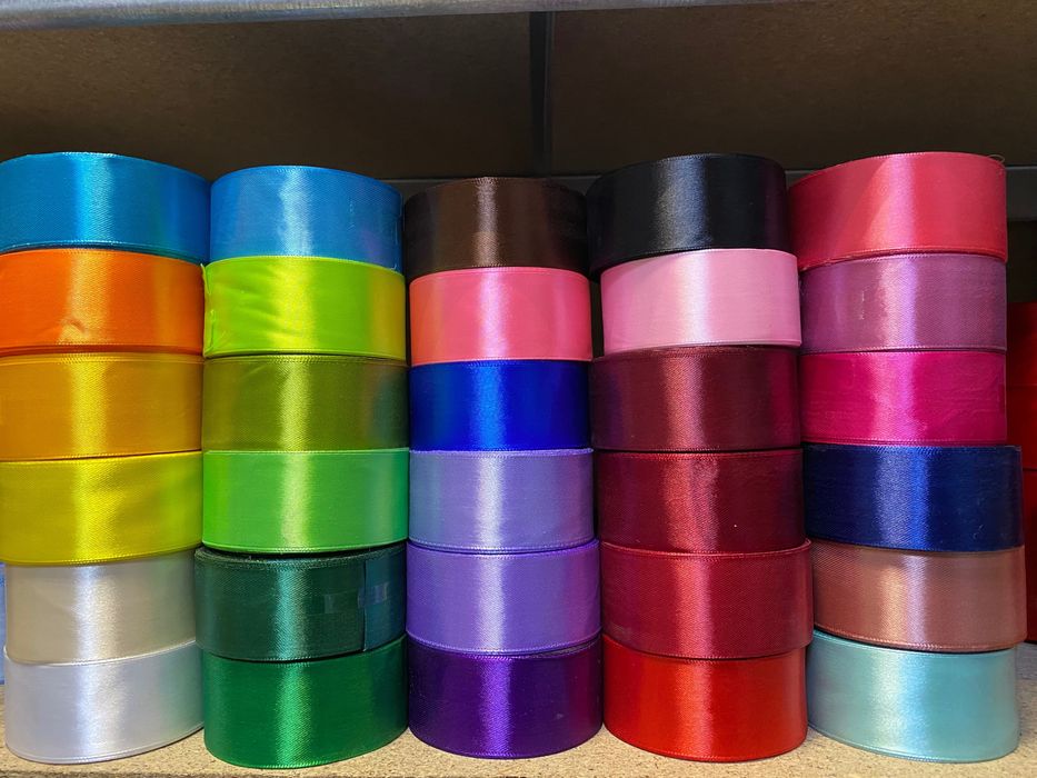 Атласна стрічка 4 см=53 грн/рул  (32 м)