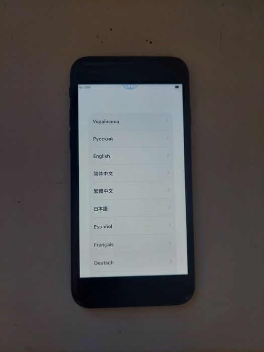 Продам IPhone SE 2020