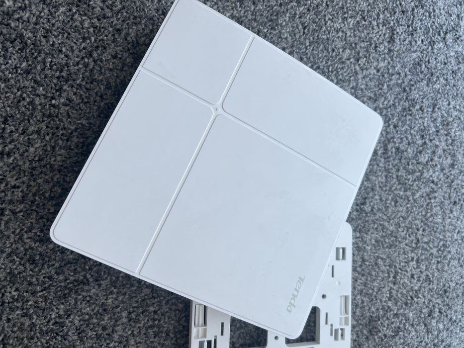 ACCES POINT  Tenda i24 sufitowy/ścienny, 2,4/5GHz, AC1200