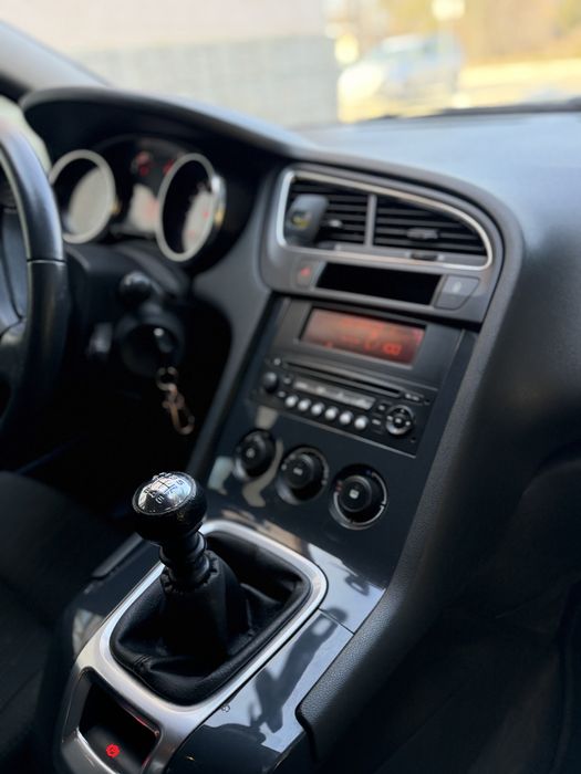 Пежо 5008 - 7 Мість