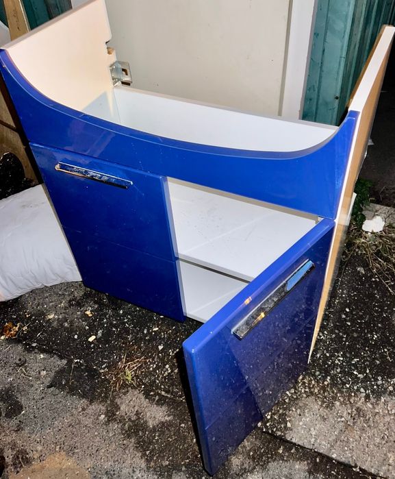 Продам тумбу з умивальником.Рукомийник.Раковина.Тумбочка синя