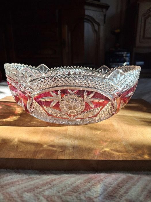 Kryształowa misa.