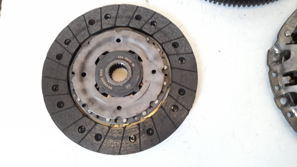 KIT EMBRAIAGEM ORIGINAL LUK | REF. 415055210 124052310 | BMW SERIE 1