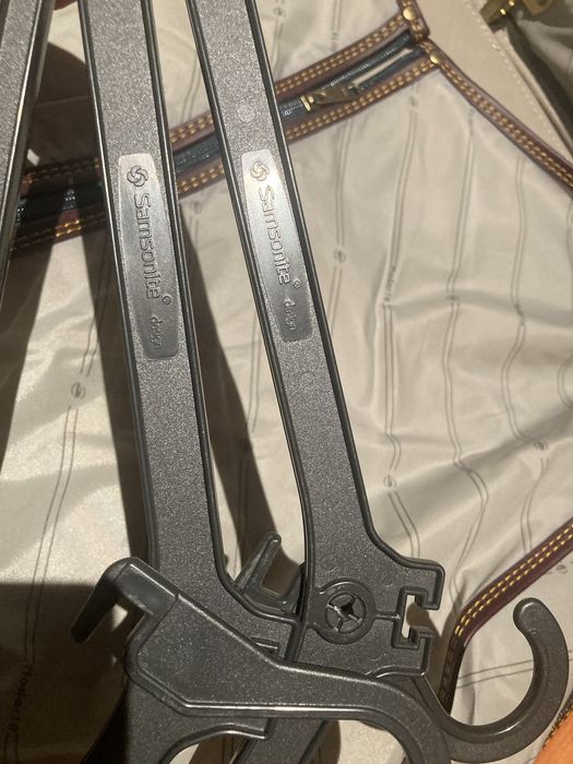 Porta fatos marca Modarte ( novo)