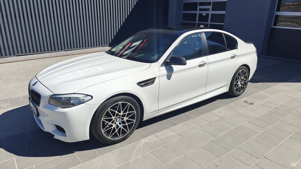 Продам bmw 528i 2013 год