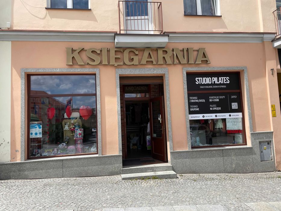 Lokal usługowo-handlowy do wynajęcia w Centrum Sobótki Rynek 7 ,ok.55m2