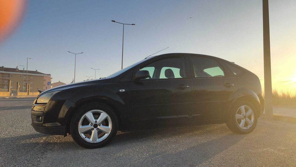 Ford Focus 1.6 TDCi Sedan 2005 — photo 2