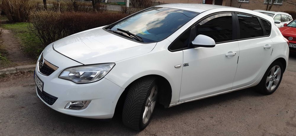 Opel astra j 1.6 бензин