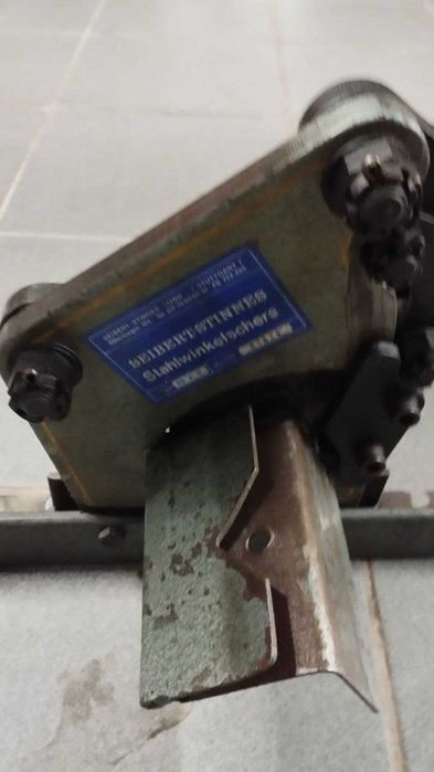 Maquina de corte de calhas ou perfis - Seibert Stinnes