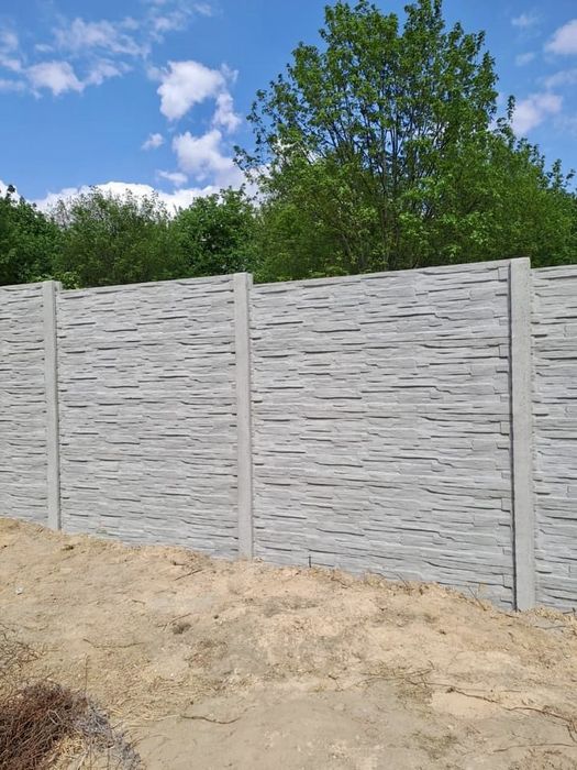 Płot betonowy, ogrodzenie betonowe, ogrodzenie z transportem i montaz