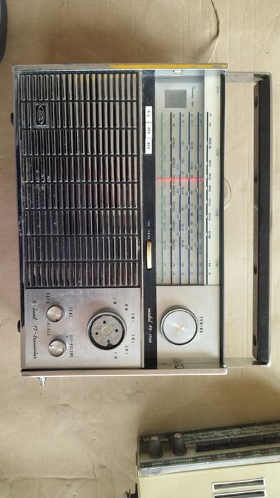 Продам старий приймач Sharp FV-1700