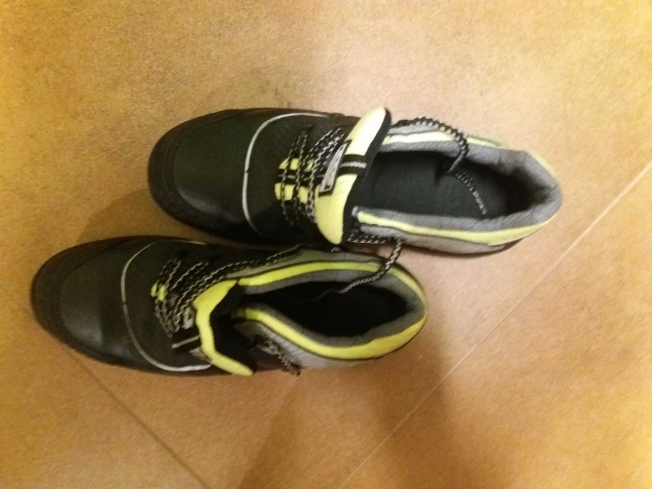 krótkie buty robocze