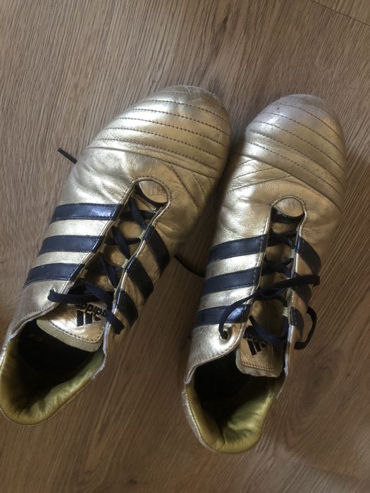 Кросівки adidas (весна).