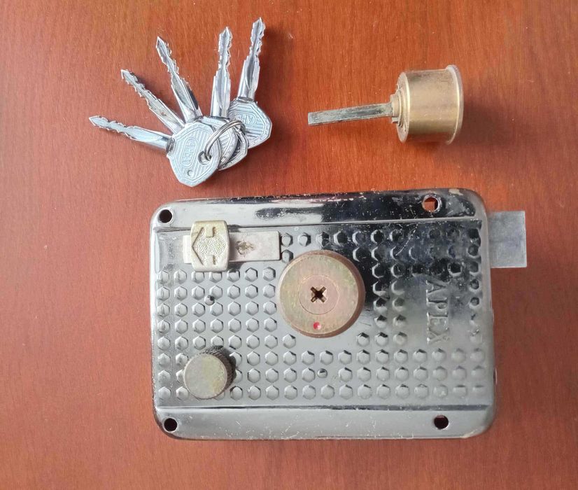 Замок Apex б.у. робочий