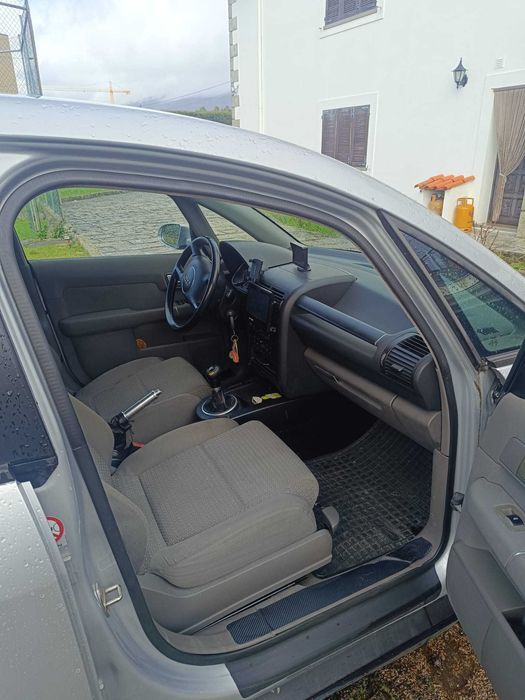 AUDI A2 1.4 TDi - Muito bom estado