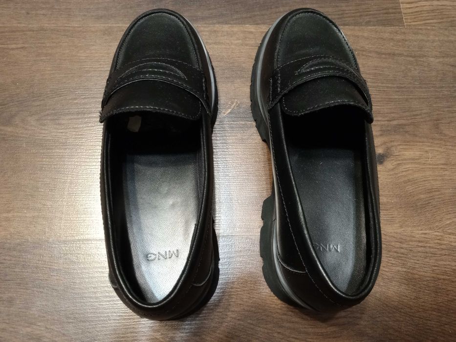 Buty loafersy czarne MNG rozm. 35