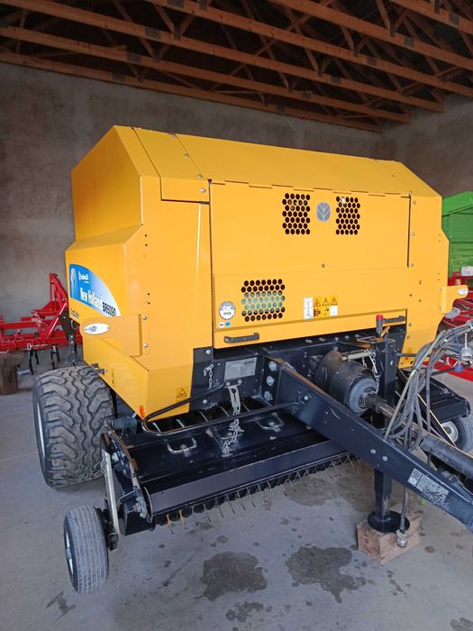 Prasa New Holland BR 6090