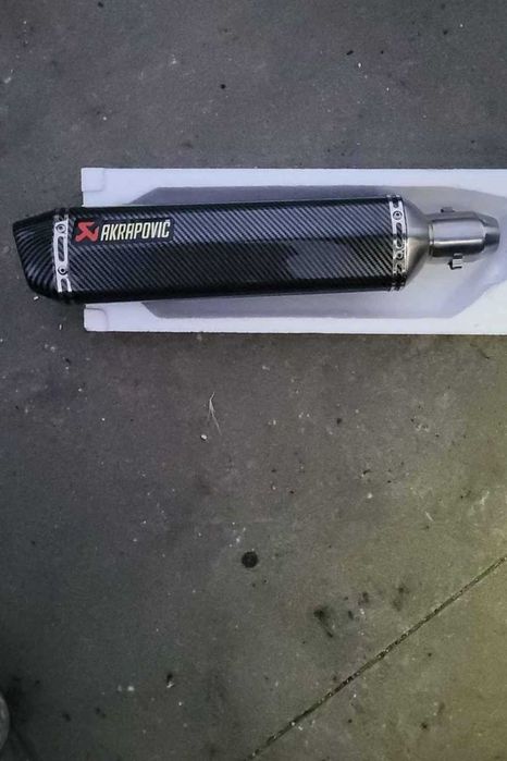 Escape AKRAPOVIC completamente novo