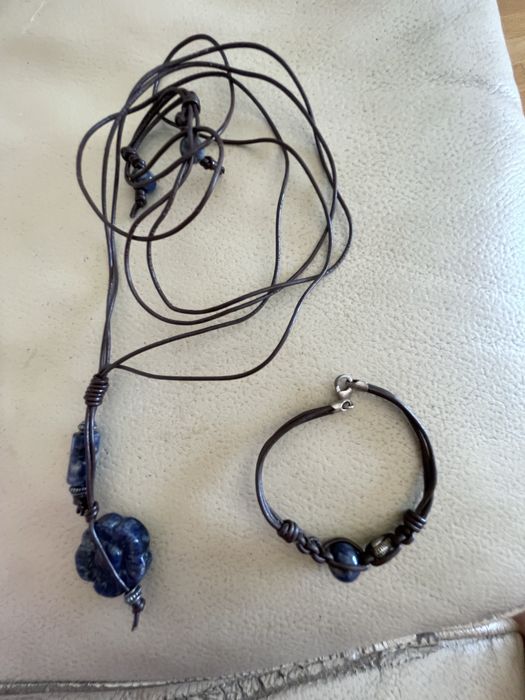 Colares e pulseiras Stone couro e pérolas ou pedras