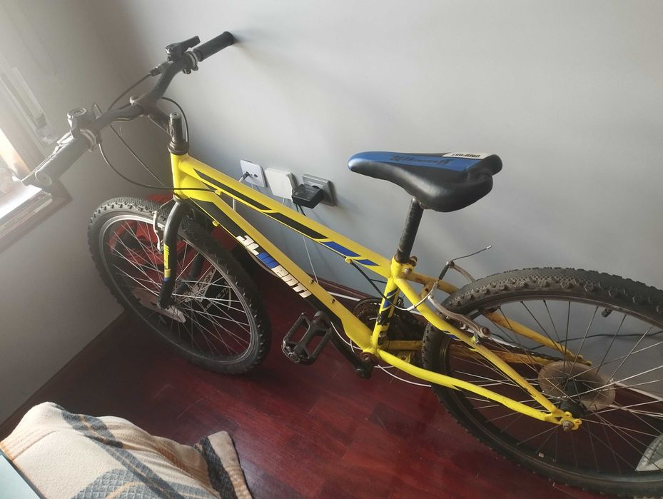 Bicicleta semi-nova