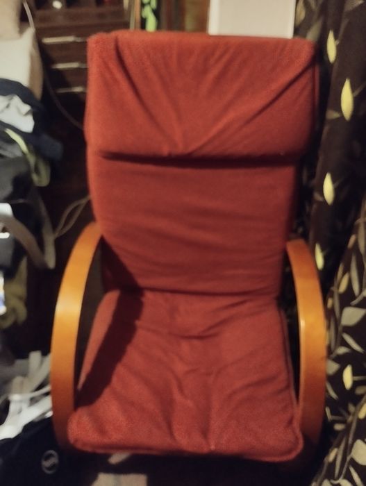 Cadeira de sala vermelha