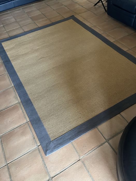 Tapete de juta debroado a tecido