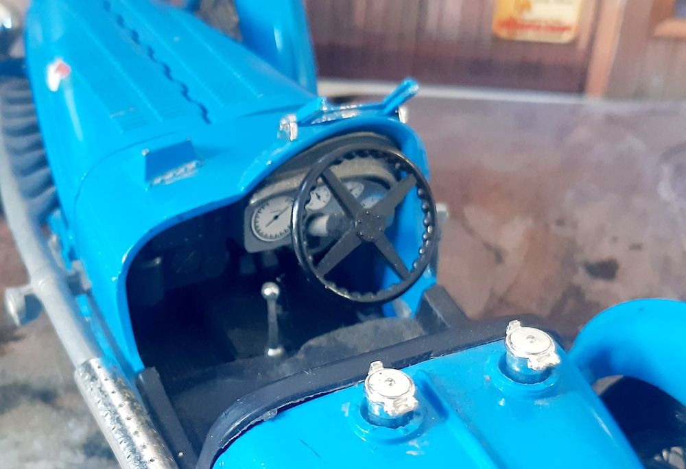 Bugatti Burago escala 1/18