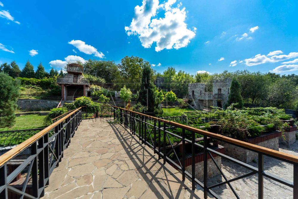 Ексклюзивна  VIP Резиденція свій парк, озеро, Обухівський район