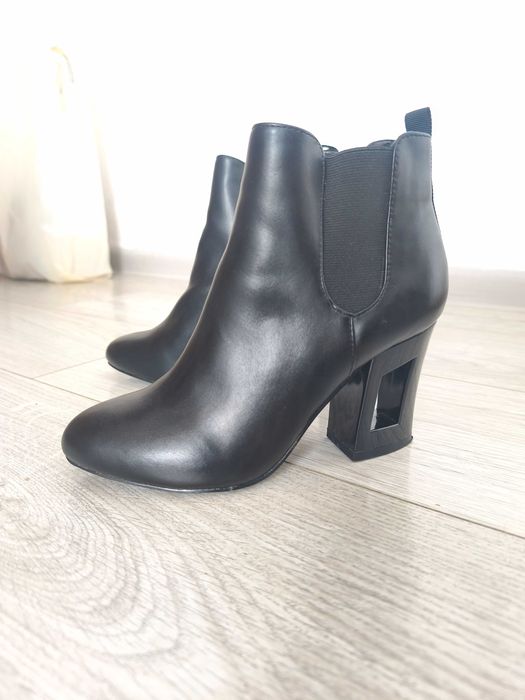 Чобітки жіночі італія