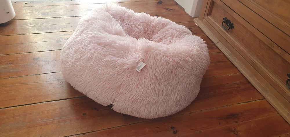 Cama peludo e fofa para gatos