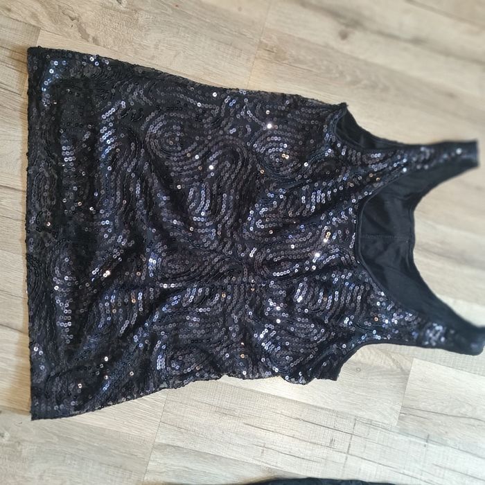 Продам женские вещи б/у праздничные