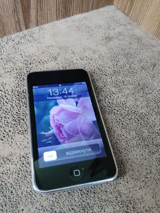 Apple Ipod A1318 незаблокований 64 гб  оригінал + кабель