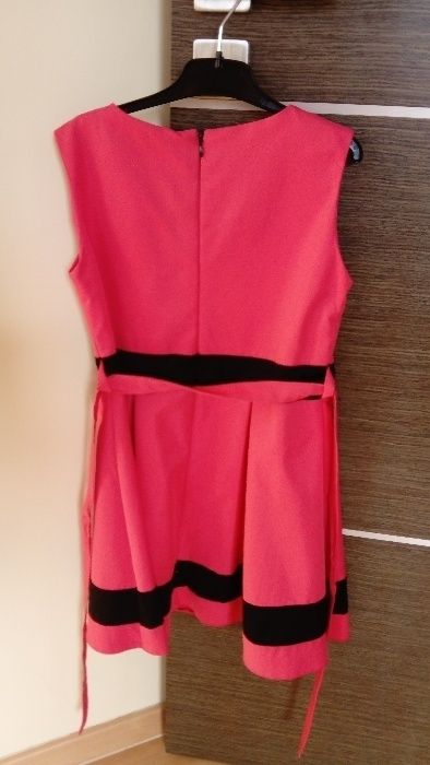 Elegancka sukienka na roz. 128