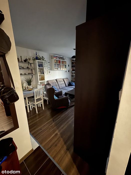 Sprzedam dwupokojowe mieszkanie przy Parku Zdrojowym. Bezpośrednio.