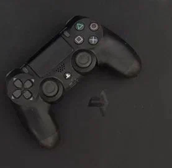 Comendo PS4 em perfeito estado
