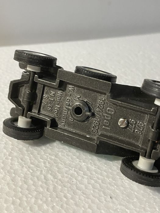 Miniatura Opel da Gama escala 1:46